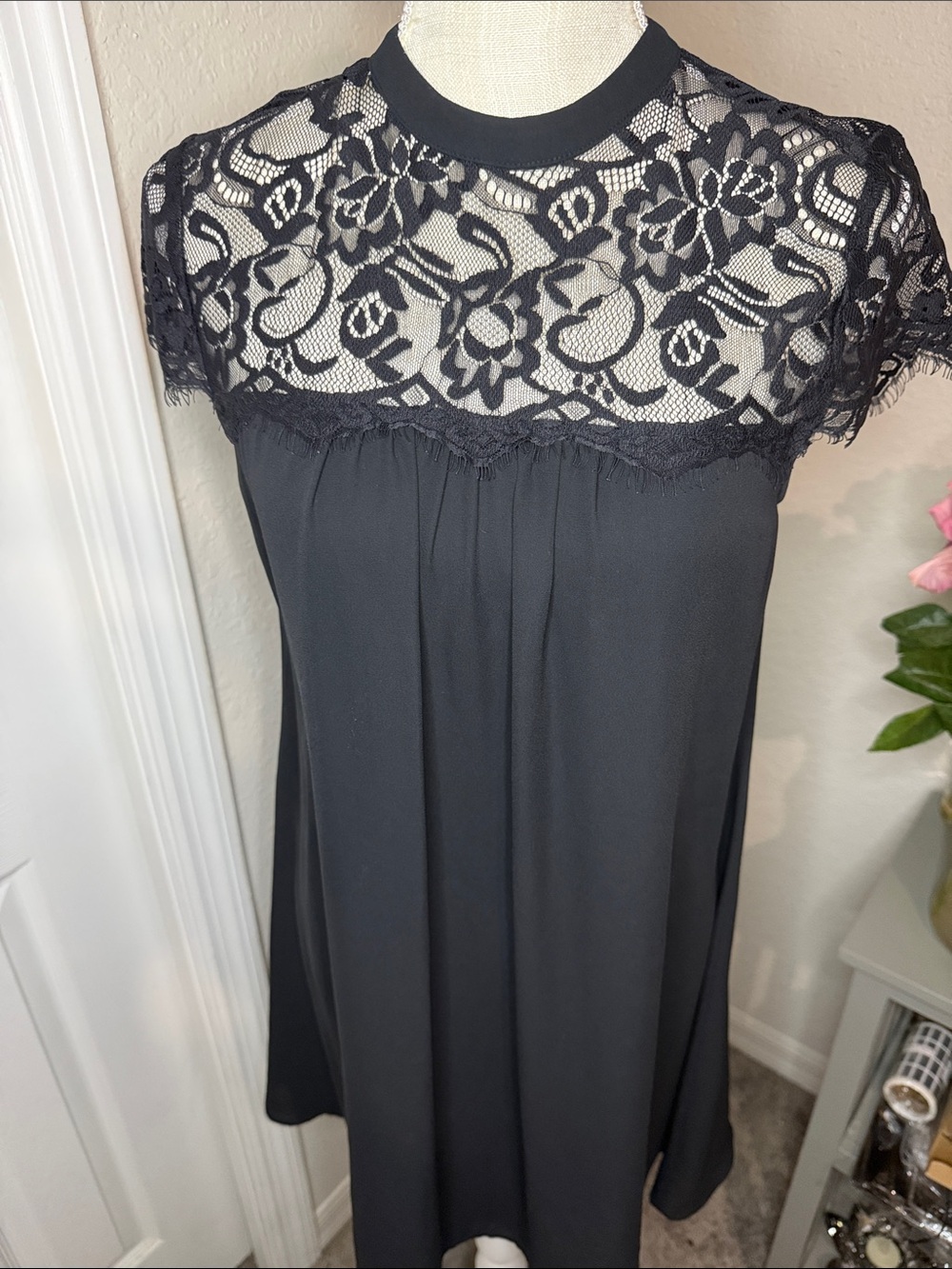 Elegant Black Lace Women's Dress